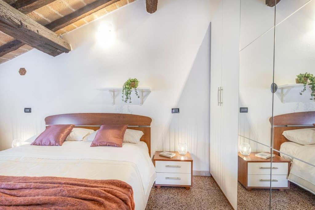 Apartamento Ferrari Museum & Train Station - Il Cavallino Loft *